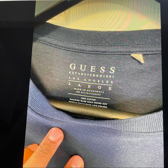 Guess T-shirt. - Picture 2 of 3